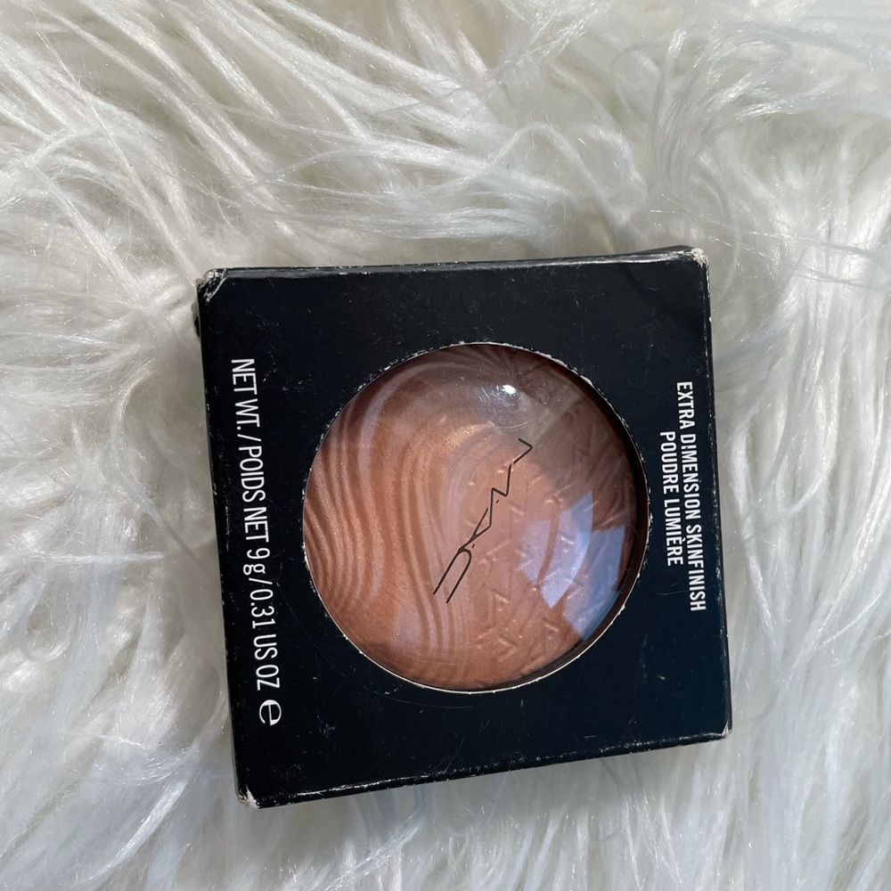 MAC Extra Dimension Skinfinish Highlighter